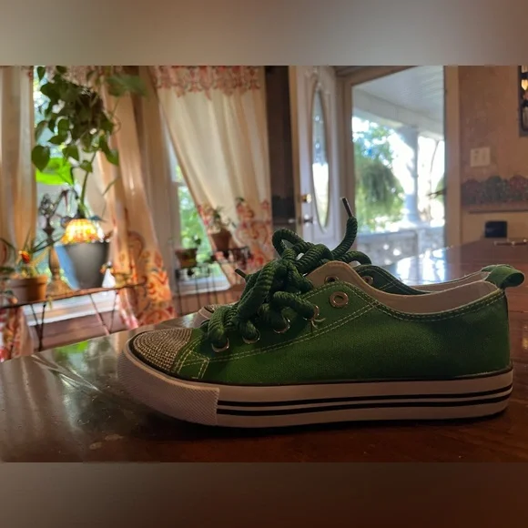 NEW Chosen steps green sparkly toes - Picture 3 of 8